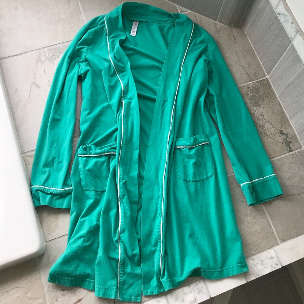 Gilligan & O'malley thin green robe white pipping